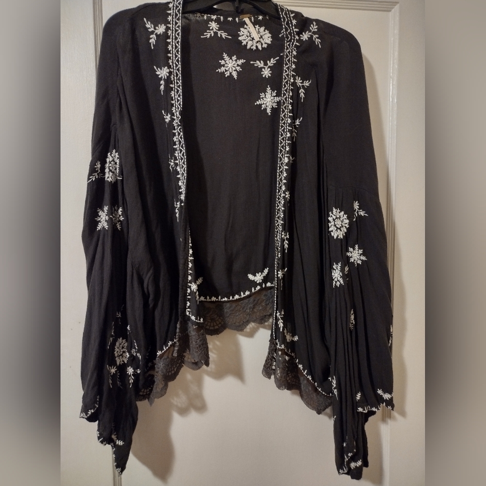 Free People Embroidered Kimono Top, size XS